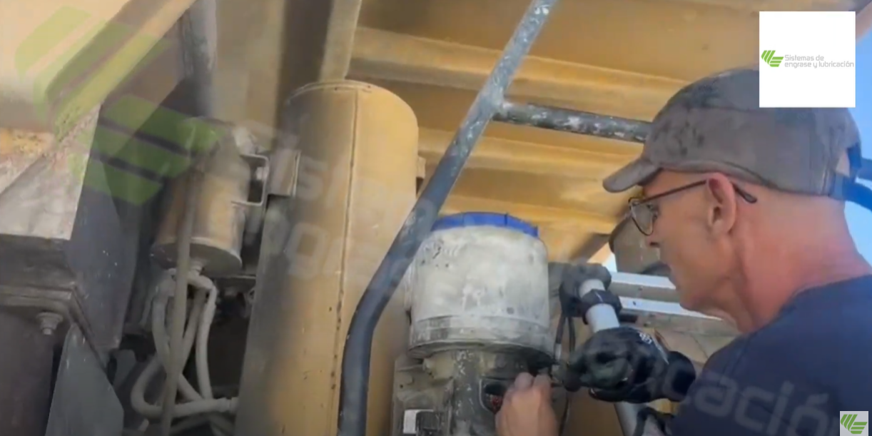 REPARACIÓN SISTEMA ENGRASE LINCOLN EN MAQUINARIA DE CONSTRUCCIÓN portada