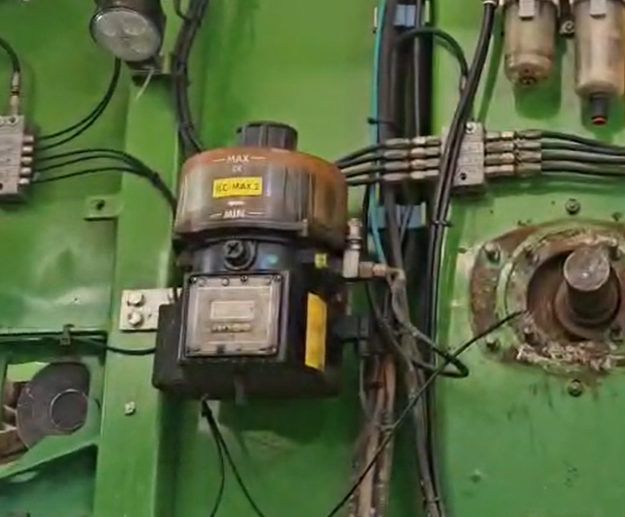 REPARACIÓN Y MANTENIMIENTO A SISTEMA DE ENGRASE CON BEKA MAX